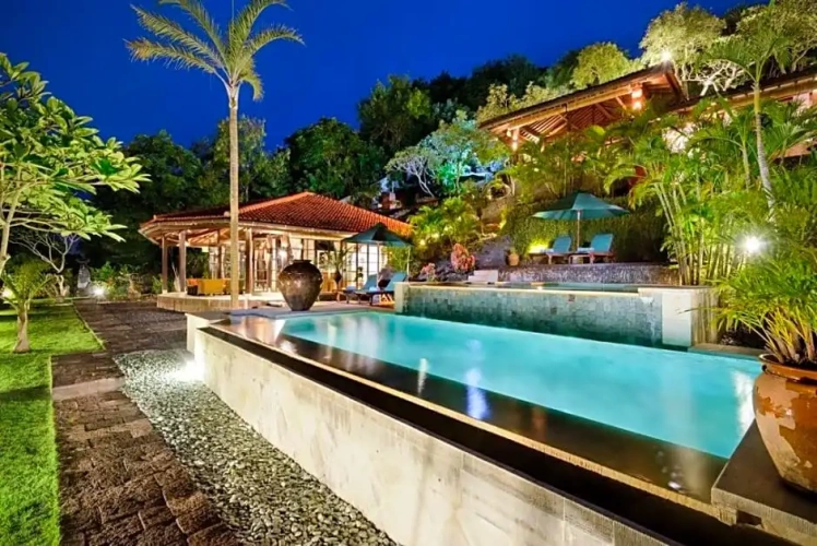 Deluxe Villa