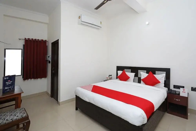 Hotel Alpine by OYO Rooms