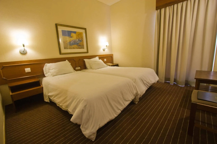 Hotel Girassol - Suite Hotel