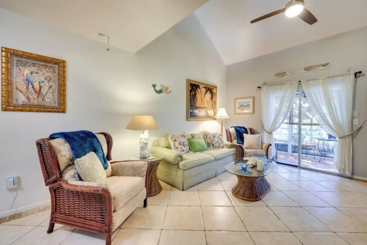 Serene St Augustine Townhome: Walk to Beach!