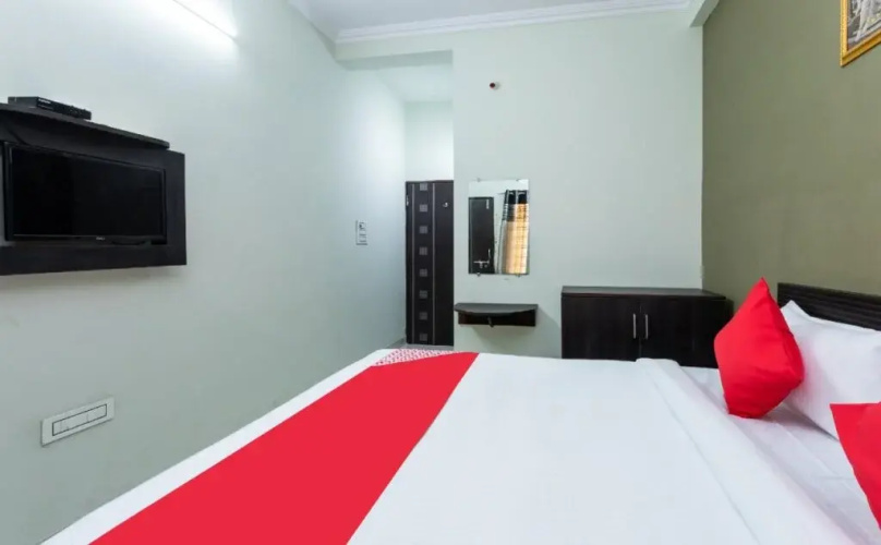Rishabh Residency By OYO Rooms