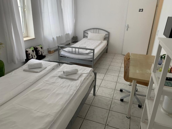 Standard Triple room