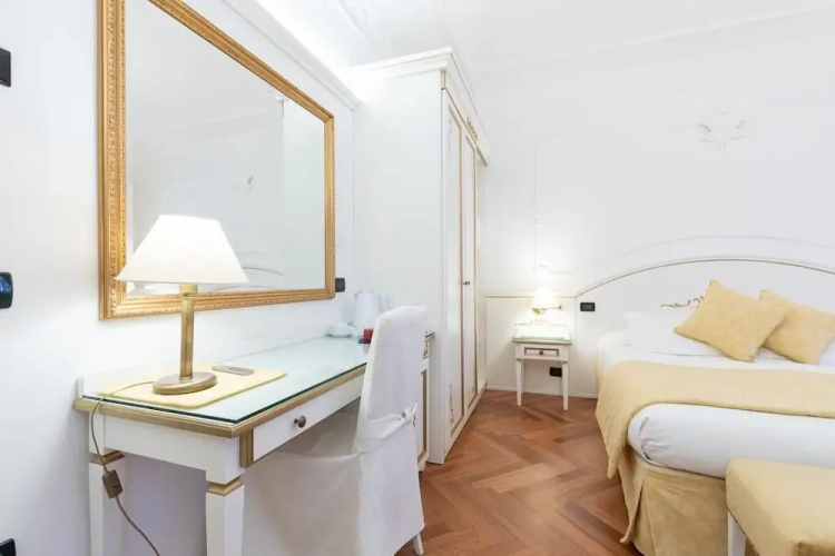 Hotel Croce Bianca