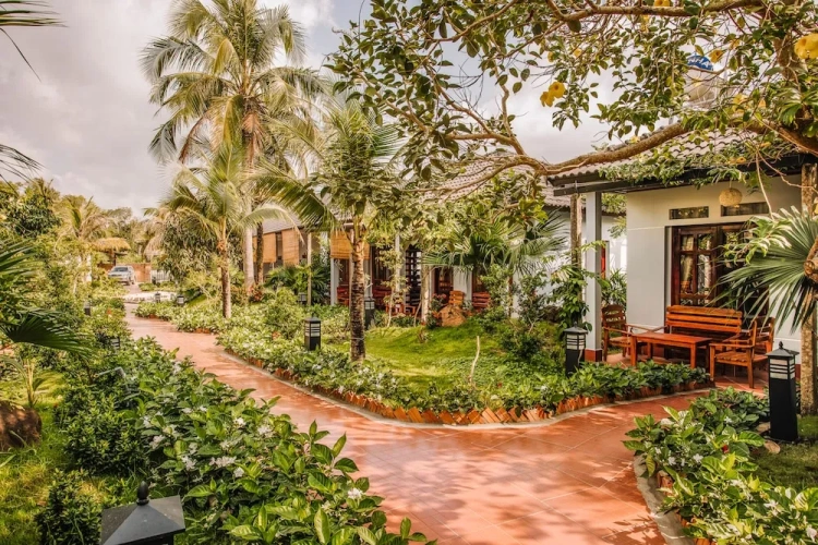Triple Bungalow with balcony and with garden view