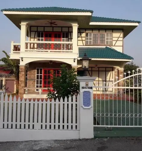 3 Bedrooms Cottage