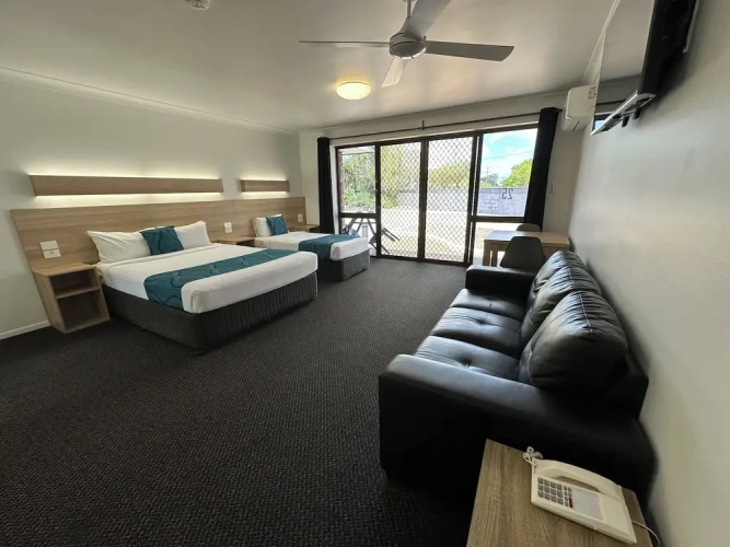 Standard Twin Basement room
