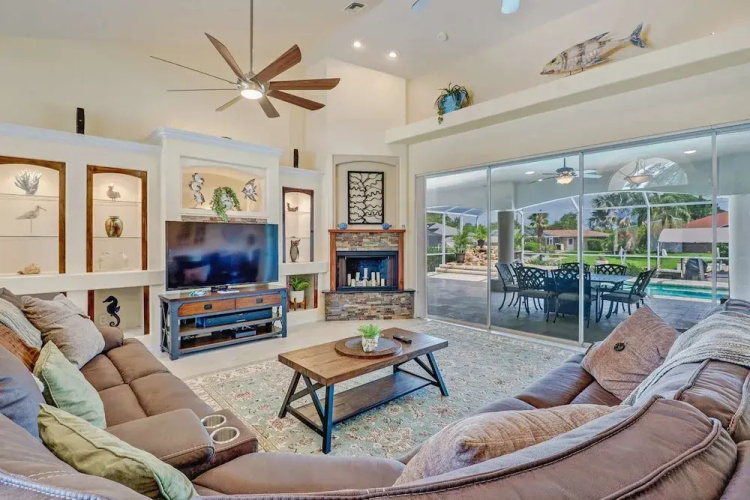 833 Monticello Ct