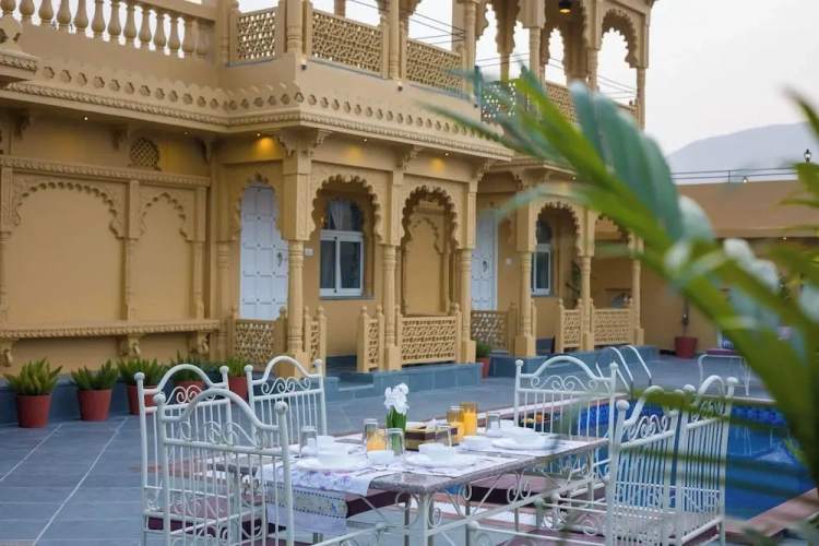 ELIVAAS Amber Royale 3 BHK with Pvt Pool