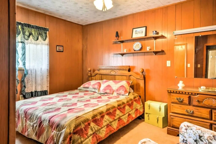 4 Bedrooms Cottage