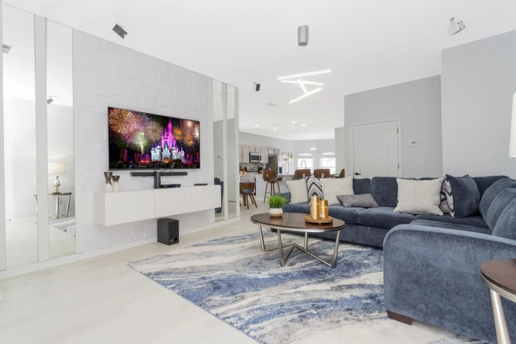 150 Amazing Home Located Close to Disney