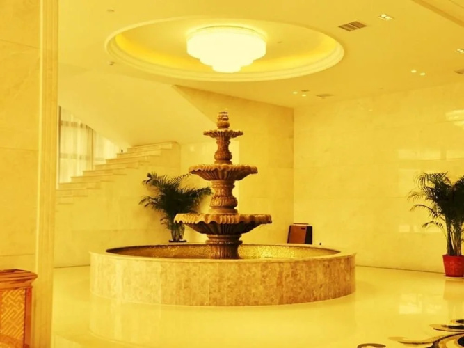 Head Holiday Hotel