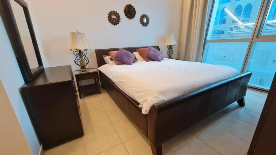Stunning 3bhk service apartment