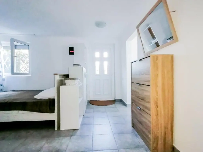 Apartment with garden view
