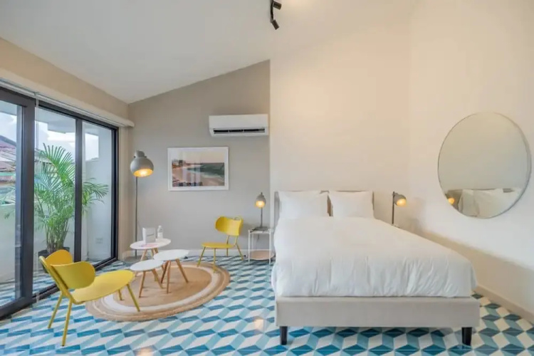 w Stylish Loft in Santa Ana
