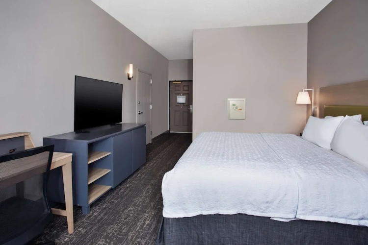 Mobility/​Hearing Access Double room