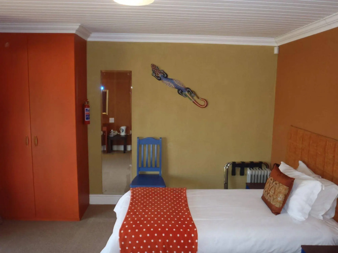 The Wacky Bush Lodge