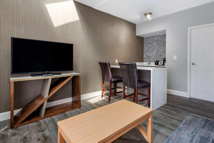 Quadruple Suite