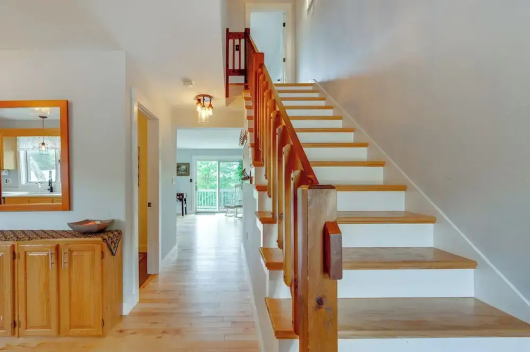 Mtn Views, On-site Trails! Spacious Bartlett Home