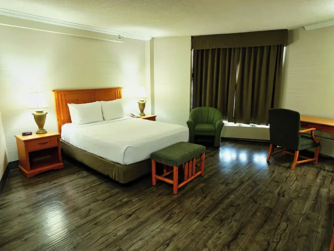 Continental Inn & Suites