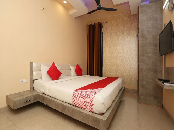 OYO 9321 Adityam inn