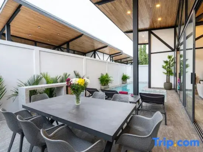 Sunset Garden Villa 15