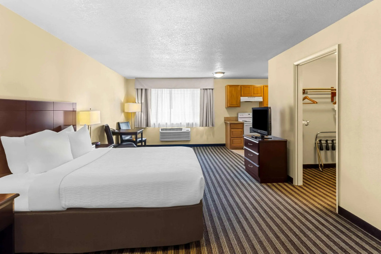 Quality Inn & Suites Vancouver - Hazel Dell