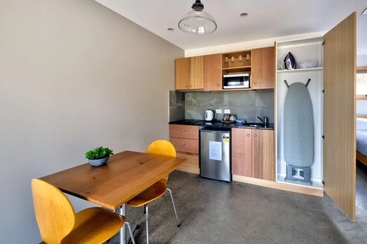 Freycinet Stone Studio 8