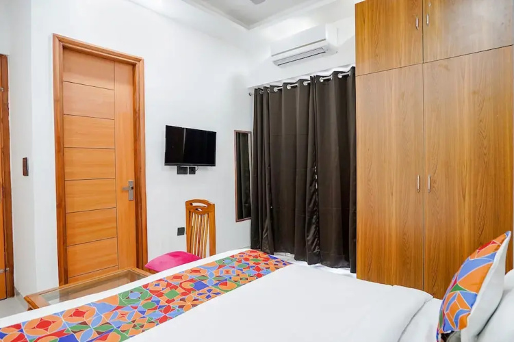 FabHotel Sunrise Sector 56