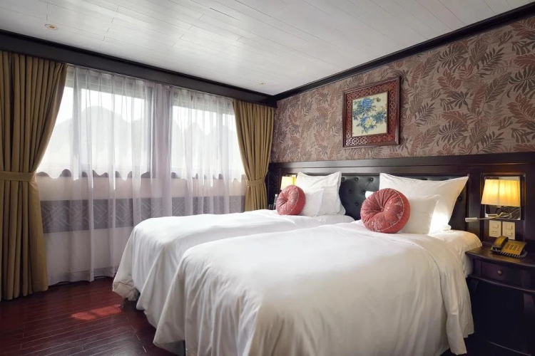 Paradise Sails Cruise Ha Long