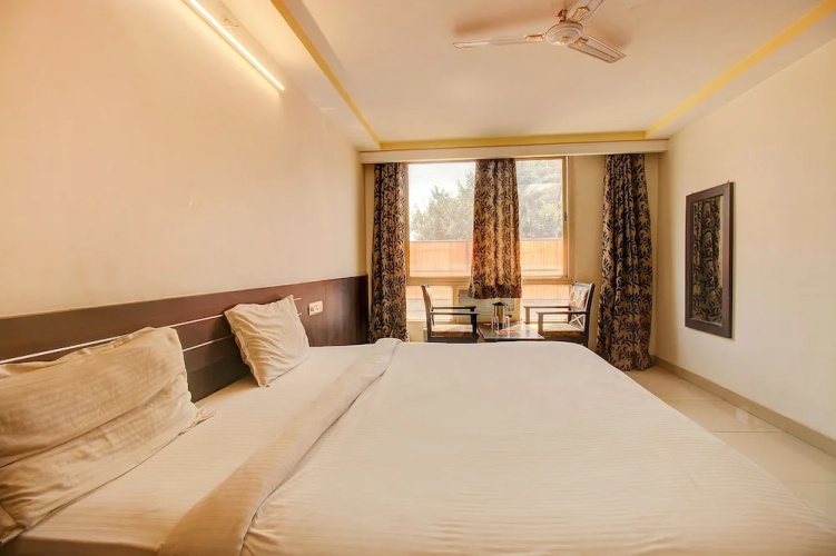 PS Grand by FabHotel