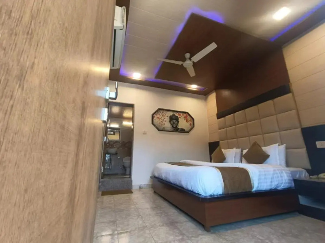 Hotel Golden Veena
