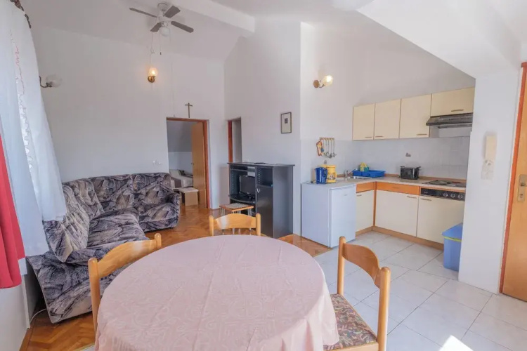 Apartment Miskic 4