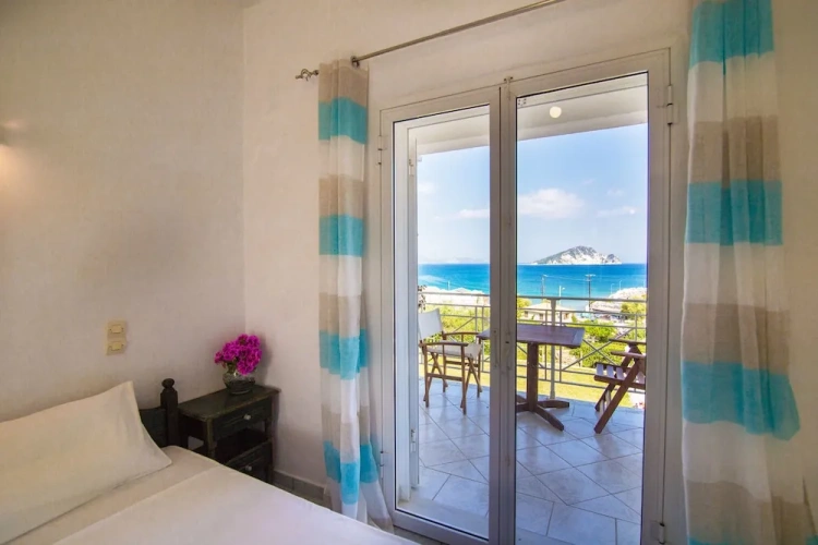 Studio with balcony and with sea view