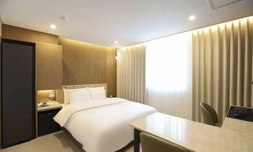 Rosy Hotel