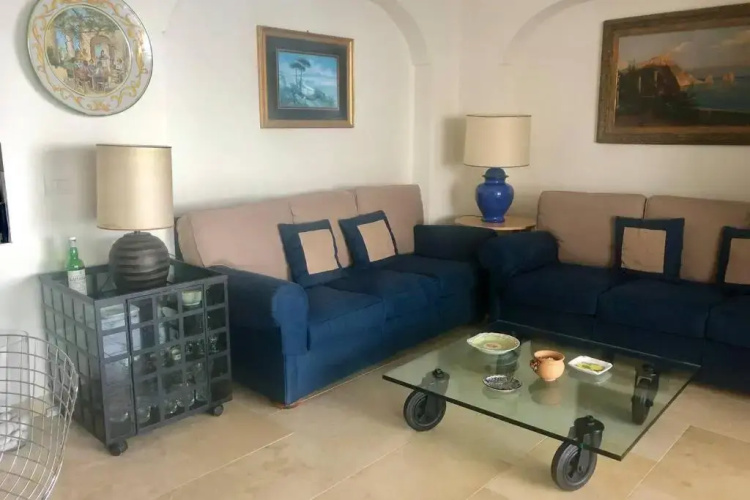 Villa di fronte i faraglioni