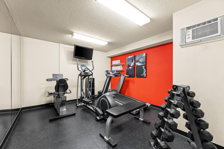 Travelodge Suites By Wyndham Regina / Eastgate Bay photo 11