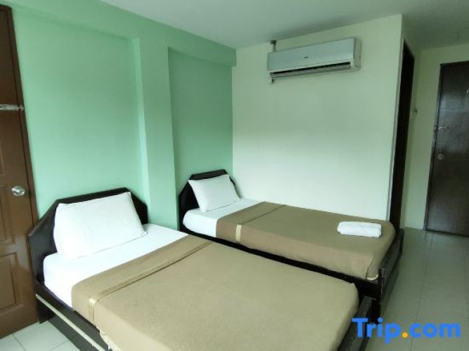 Economy Twin room