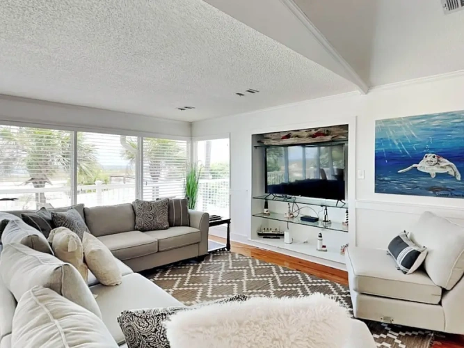 Standard room with balcony and with partial ocean view