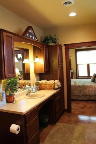 Hartzell House Bed and BreakfastOver view