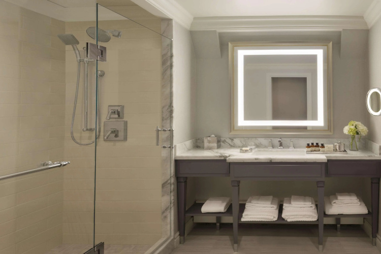 Fairmont Hotel Macdonald photo 10
