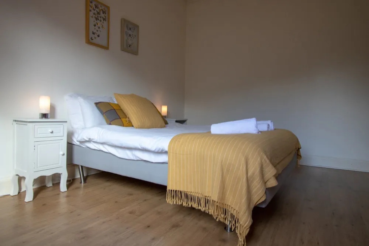 1 Bedroom Flat In Broughton