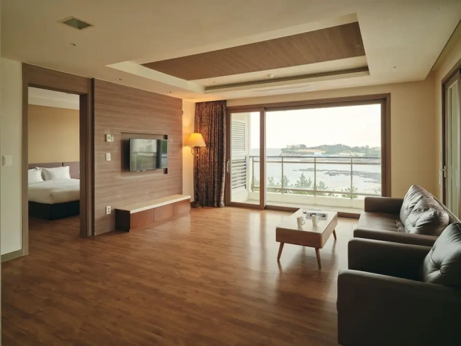Standard Sextuple Suite