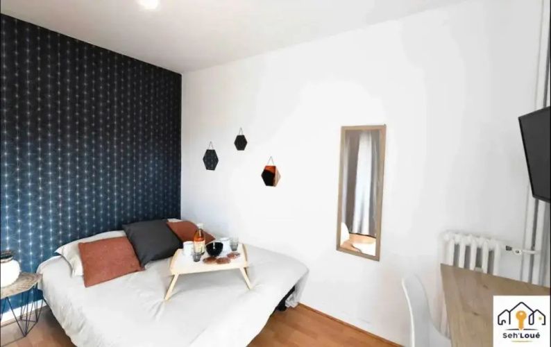 Chambre 2 avec espaces communs a partager SEHLOUÉ