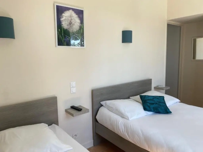 Standard Triple room