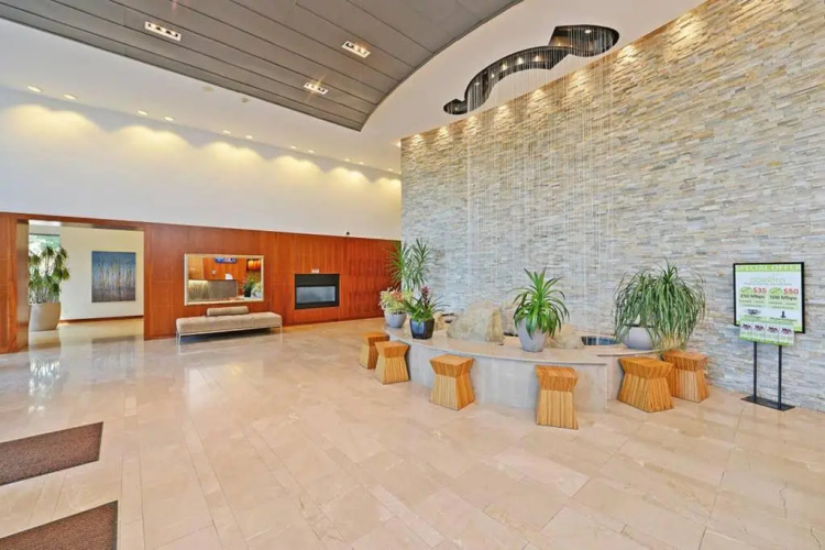 Panoramic View 2BR & 2BTH - Opp Square One Mall