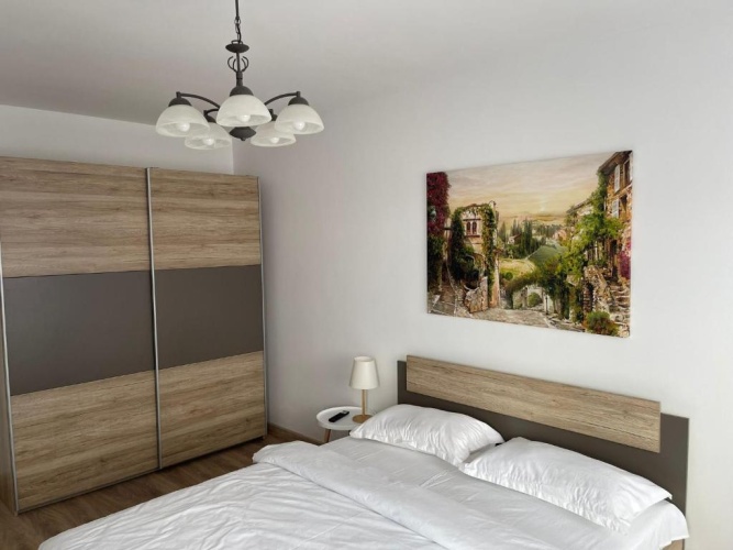 2 Bedrooms Apartment