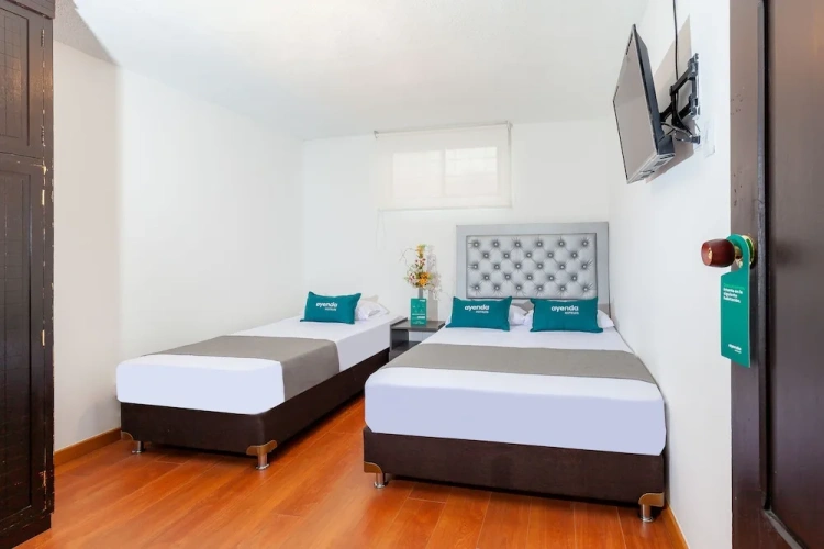 Standard Triple room