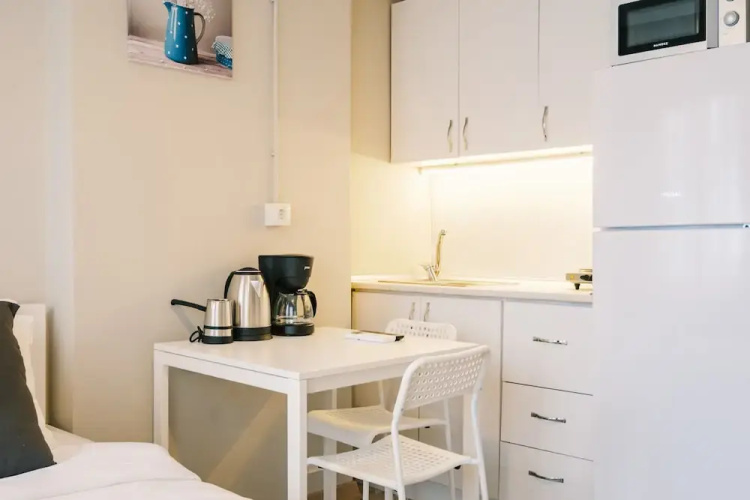 Studio With a Sea View Balcony in Bakirkoy
