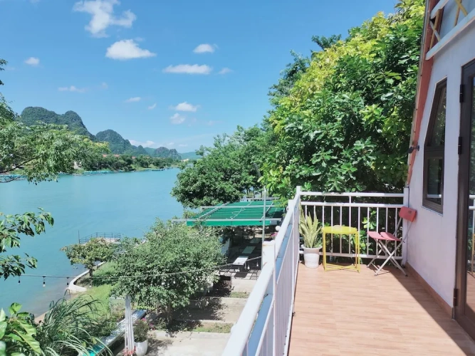 Deluxe Quadruple Basement Bungalow with balcony