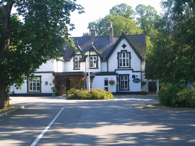 Cross Lanes Hotel